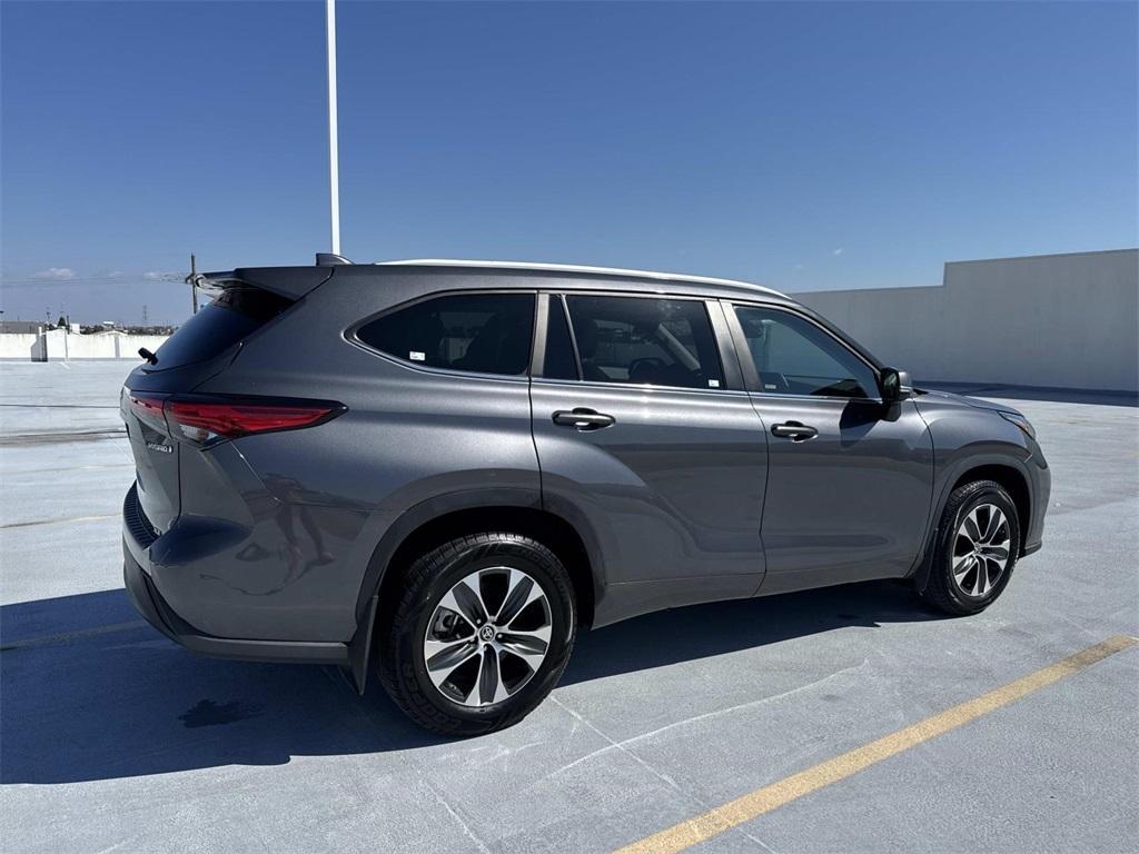 used 2023 Toyota Highlander Hybrid car, priced at $35,545