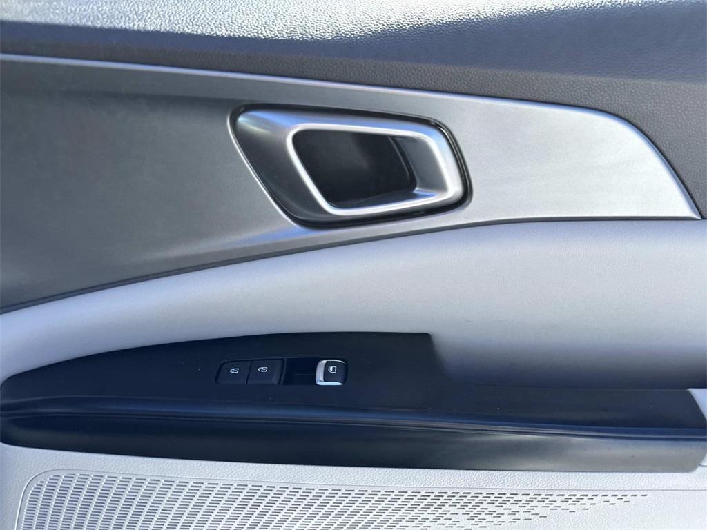 used 2024 Kia Carnival car, priced at $28,495