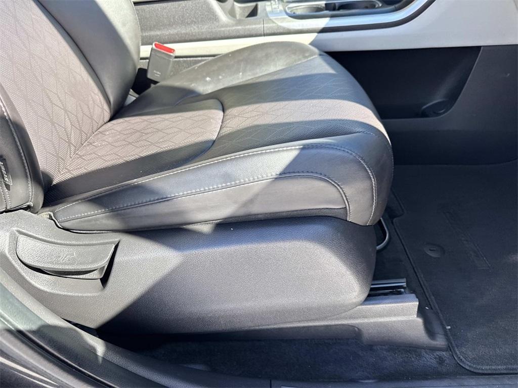 used 2024 Kia Carnival car, priced at $28,495