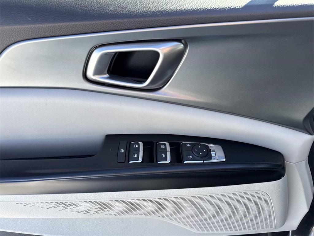 used 2024 Kia Carnival car, priced at $28,495