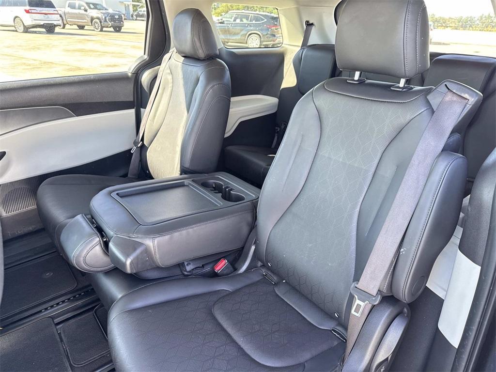 used 2024 Kia Carnival car, priced at $28,495