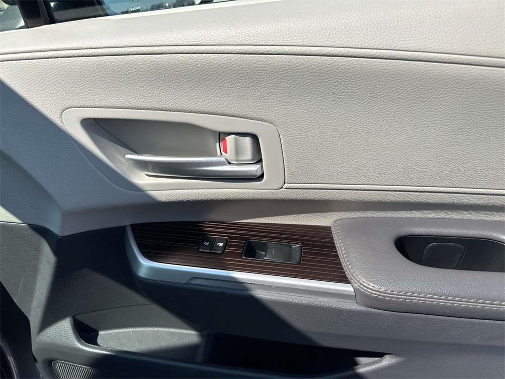 used 2024 Toyota Sienna car, priced at $41,995