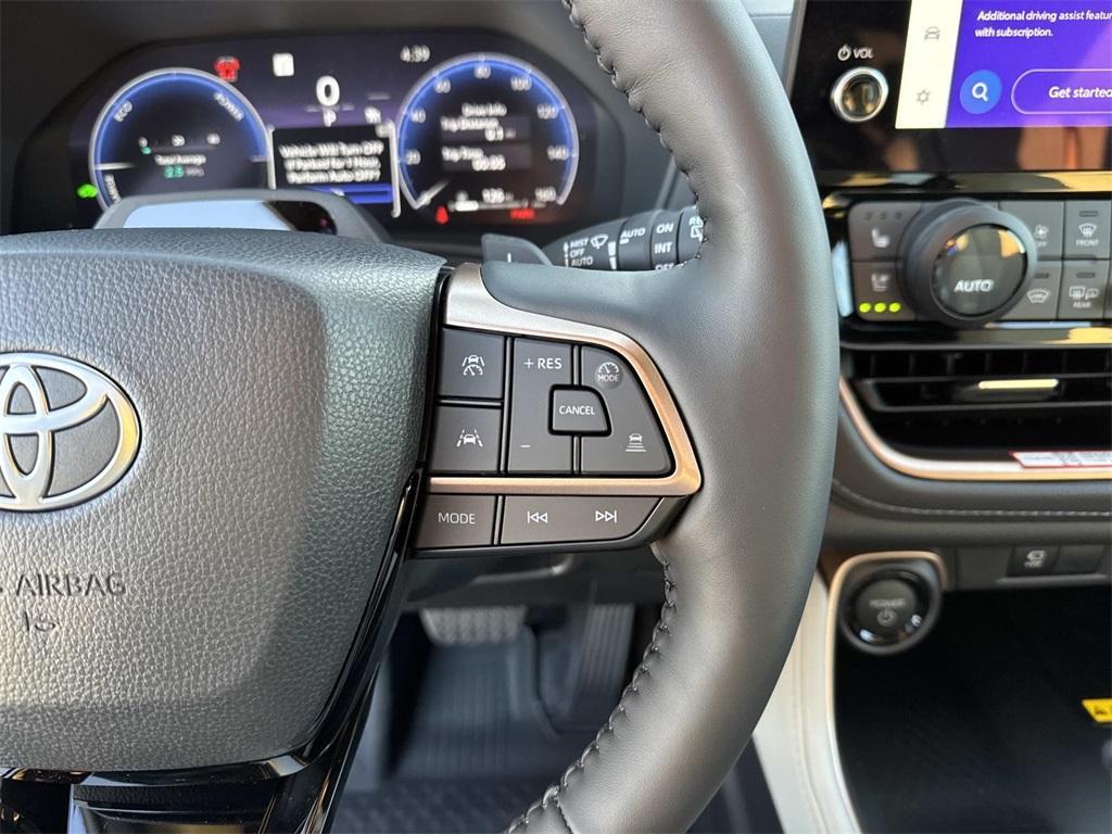 new 2026 Toyota Highlander Hybrid car, priced at $63,061