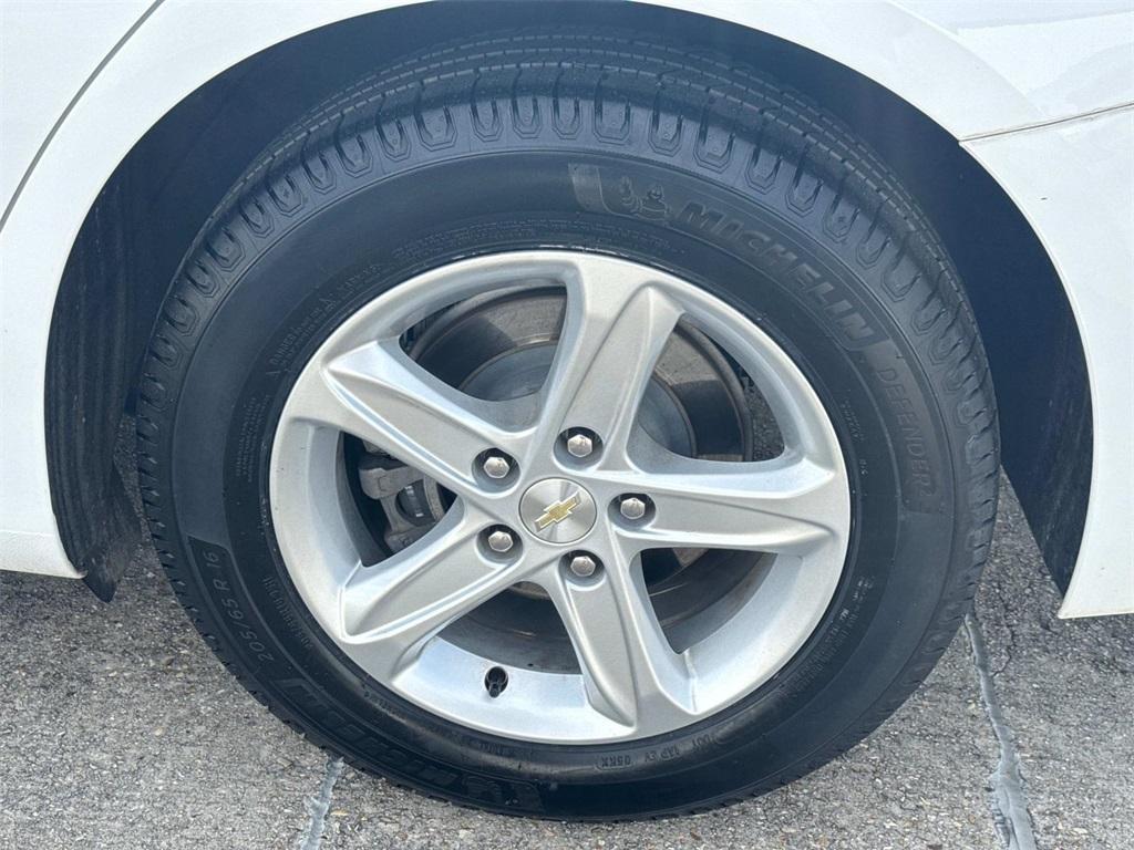 used 2020 Chevrolet Malibu car, priced at $19,895
