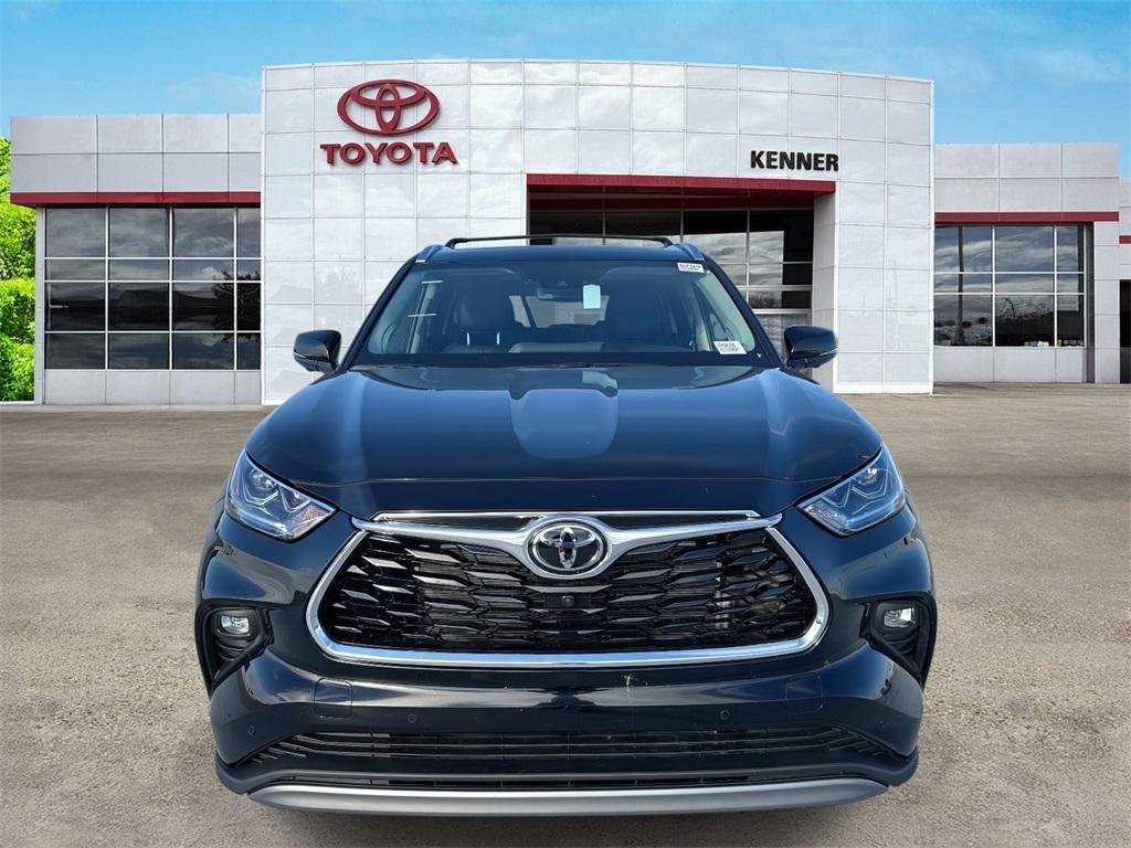 new 2025 Toyota Highlander car, priced at $56,189