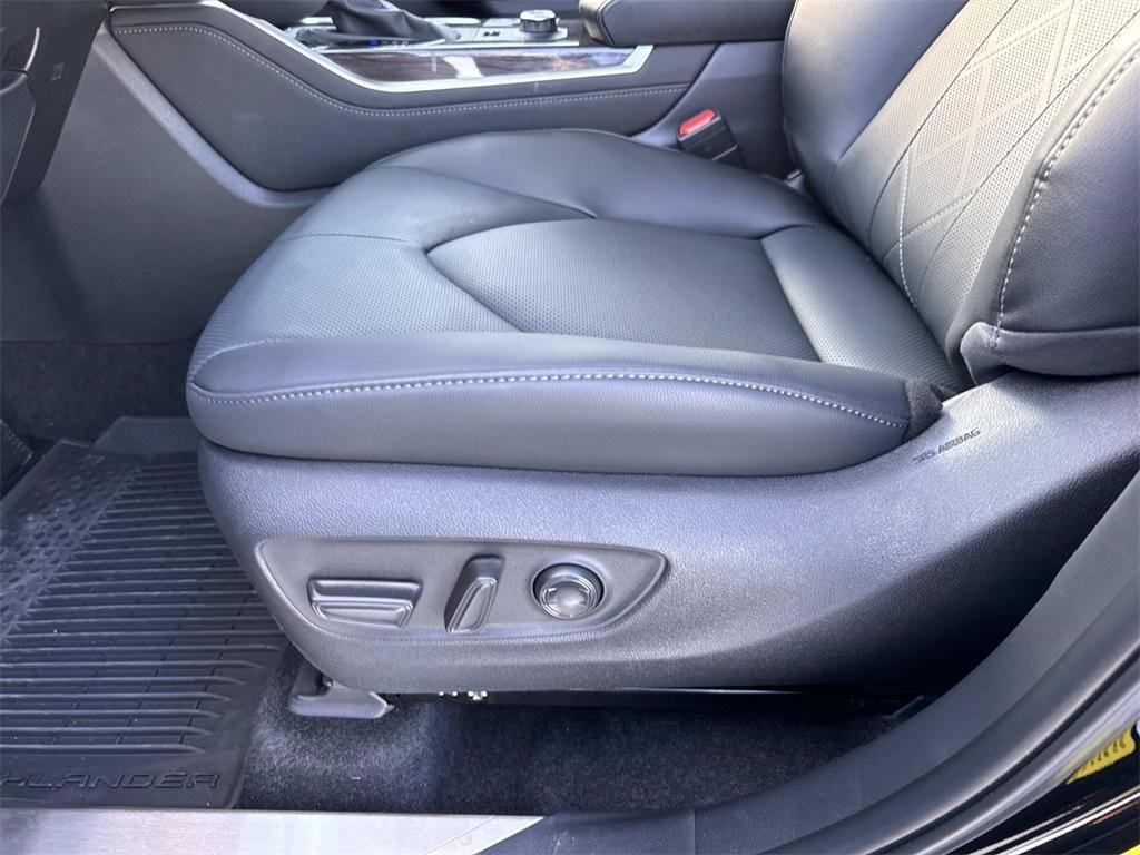 new 2025 Toyota Highlander car, priced at $56,189
