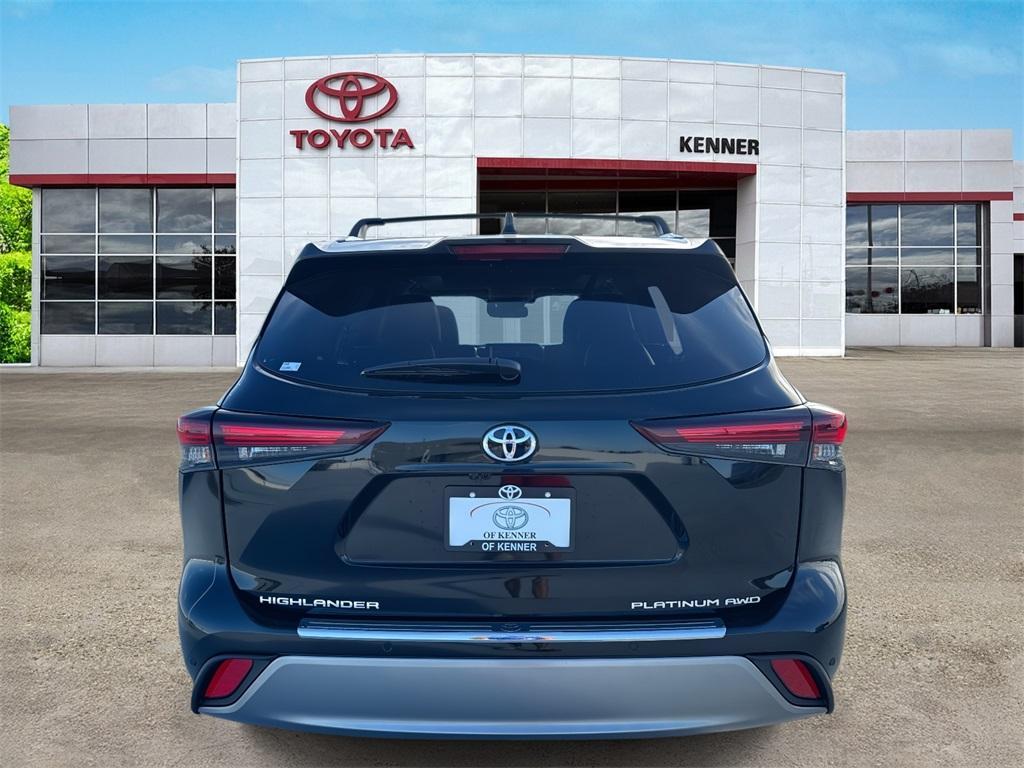 new 2025 Toyota Highlander car, priced at $56,189