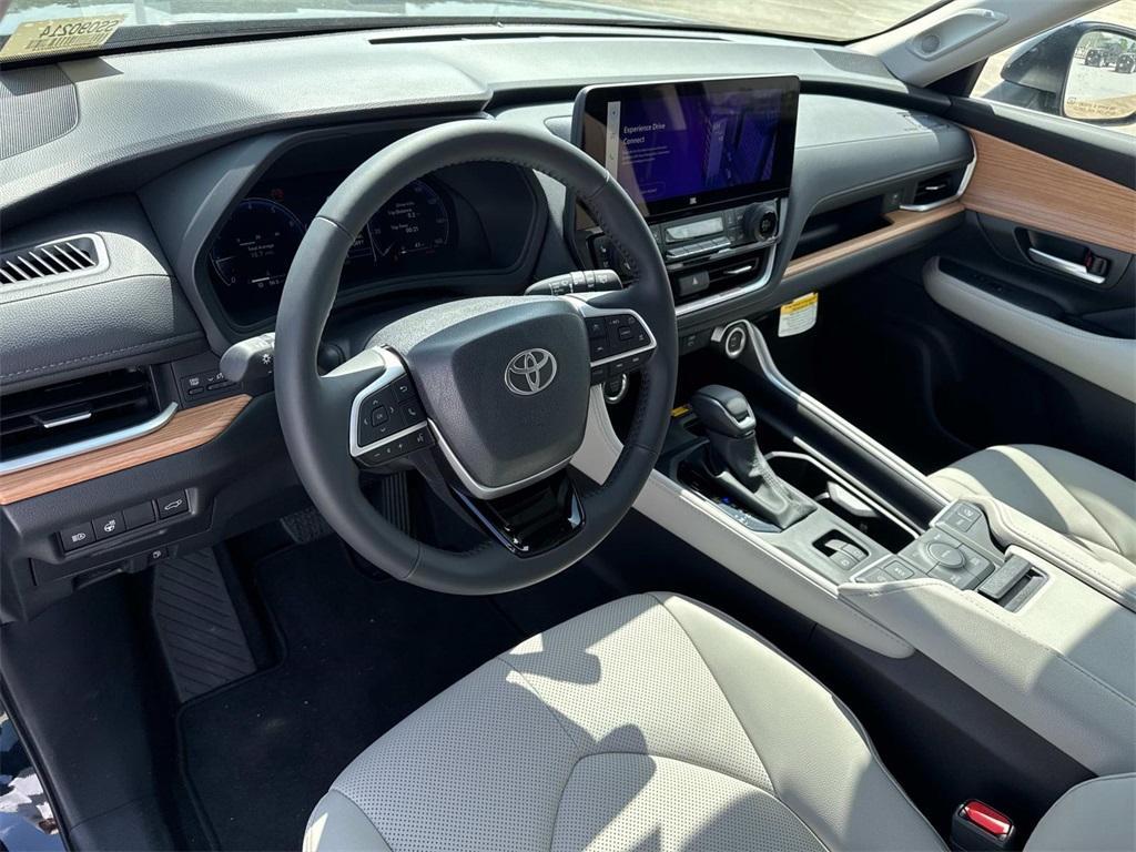 new 2025 Toyota Grand Highlander car