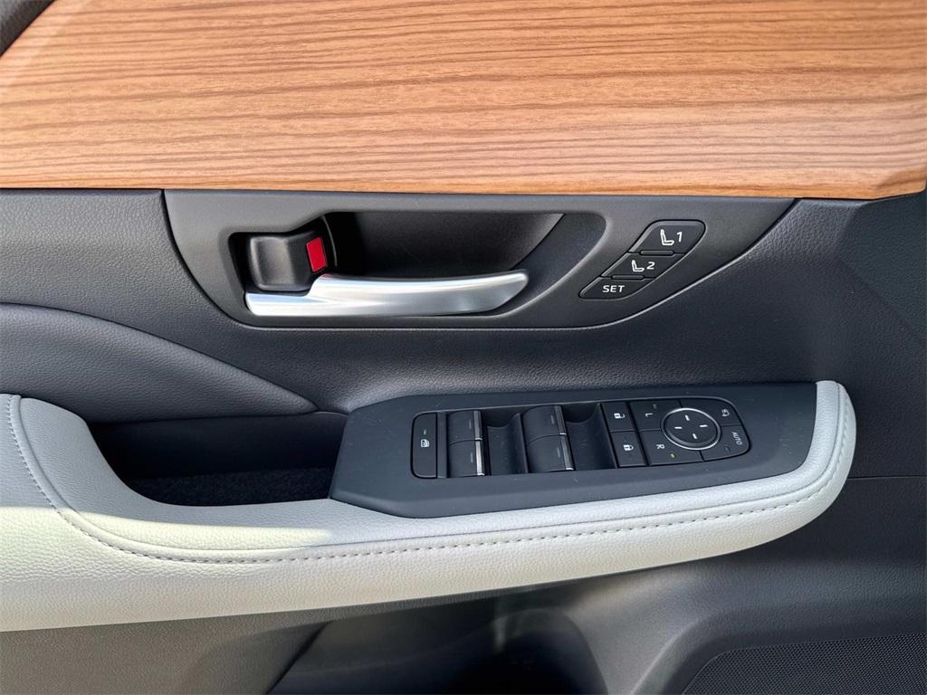 new 2025 Toyota Grand Highlander car
