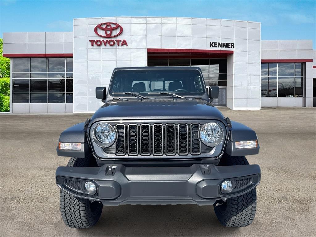 used 2025 Jeep Gladiator car, priced at $39,997