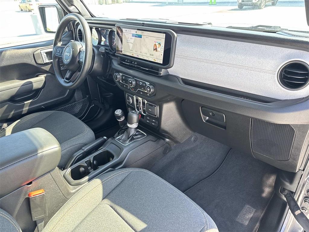used 2025 Jeep Gladiator car, priced at $39,997