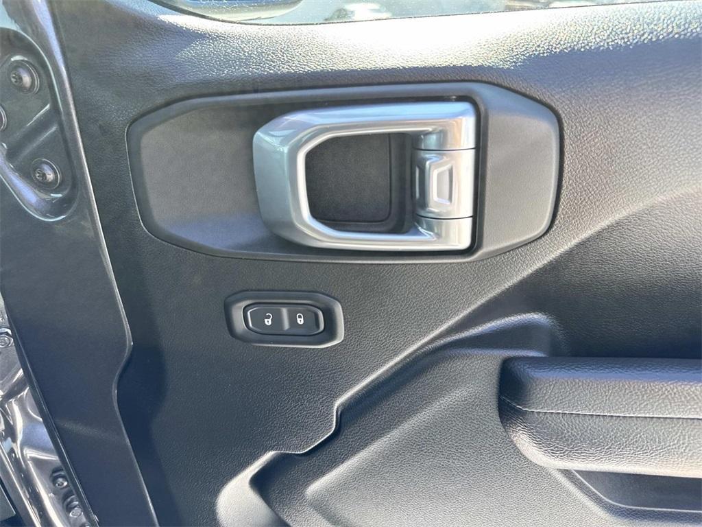 used 2025 Jeep Gladiator car, priced at $39,997