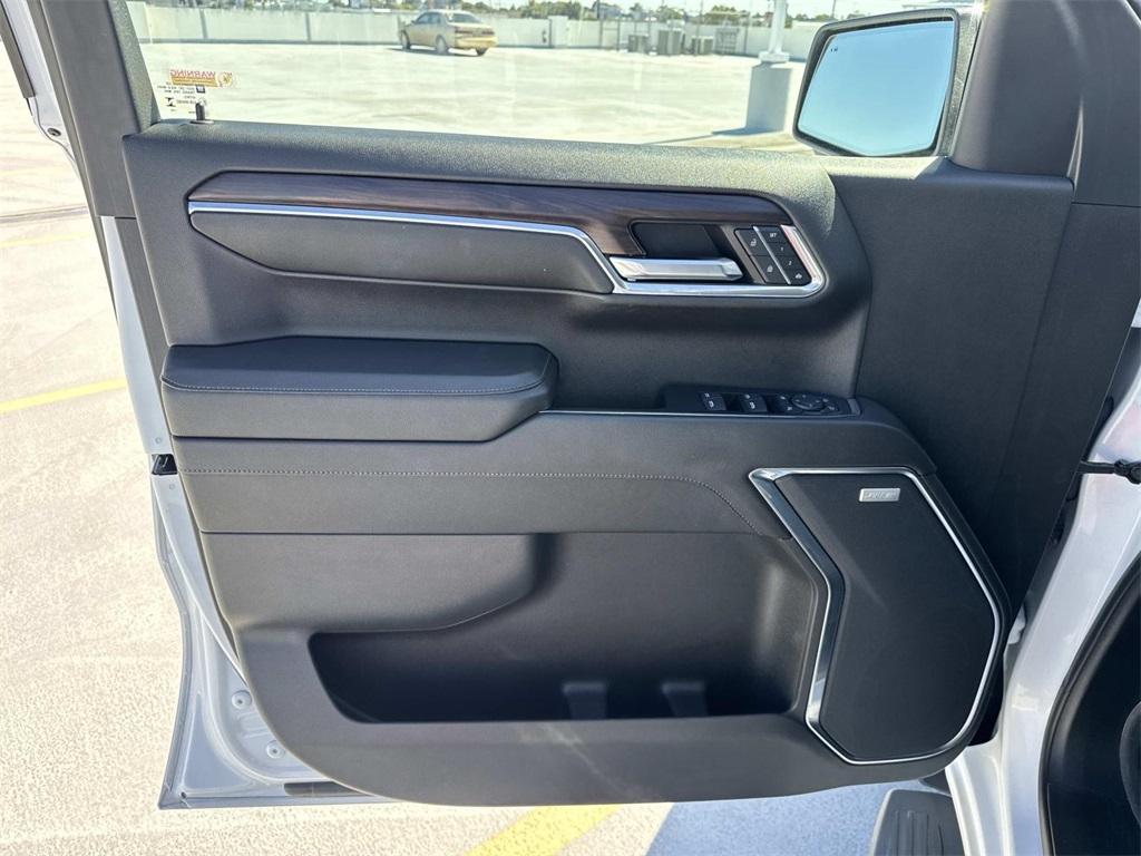 used 2023 GMC Sierra 1500 car, priced at $44,895