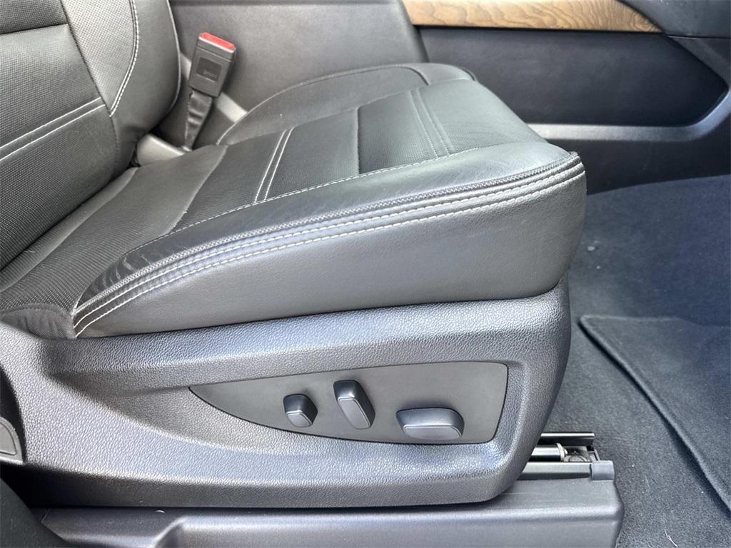 used 2019 GMC Yukon car, priced at $30,899