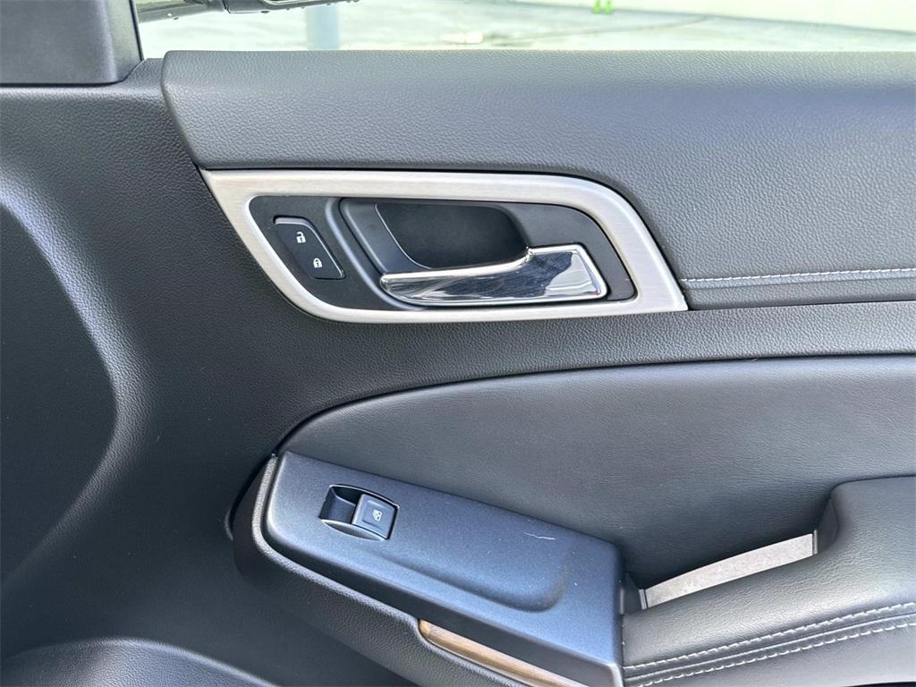 used 2019 GMC Yukon car, priced at $30,899