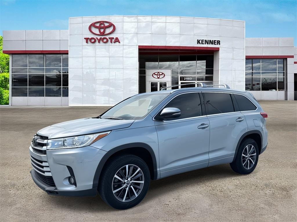 used 2018 Toyota Highlander car, priced at $26,995