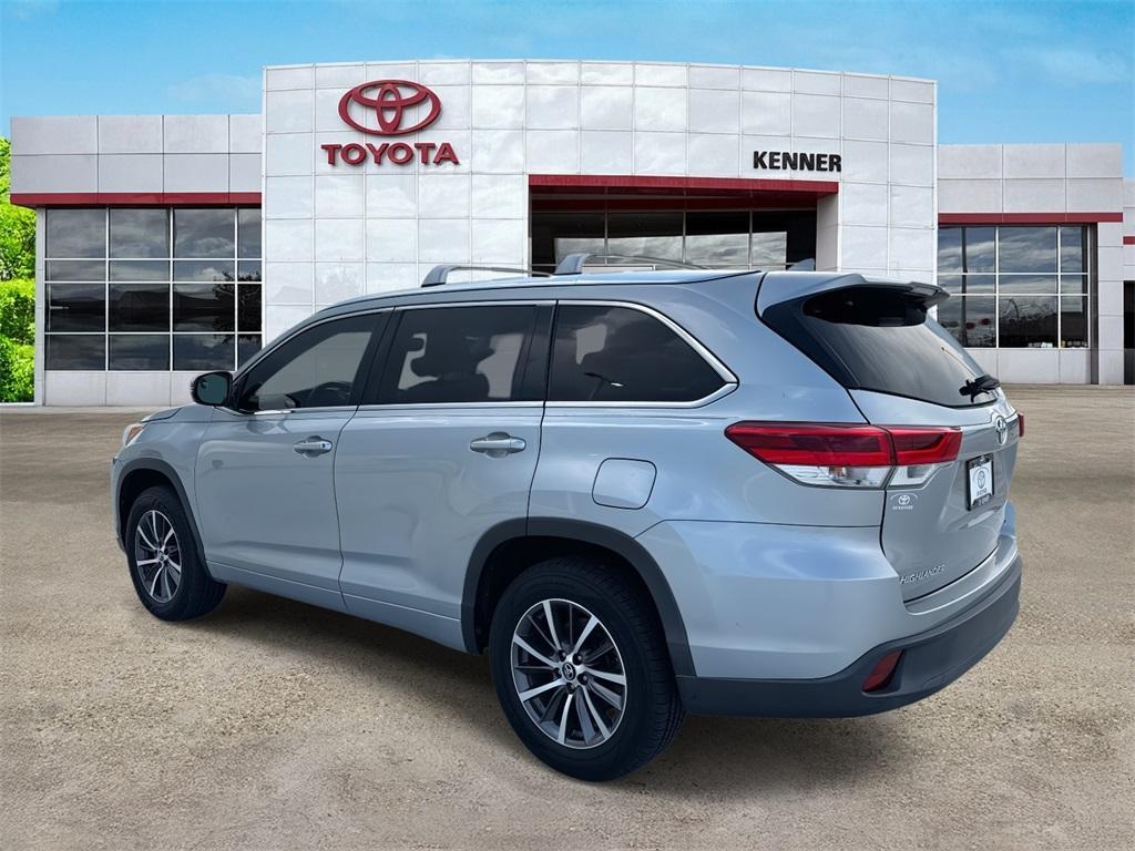 used 2018 Toyota Highlander car, priced at $26,995