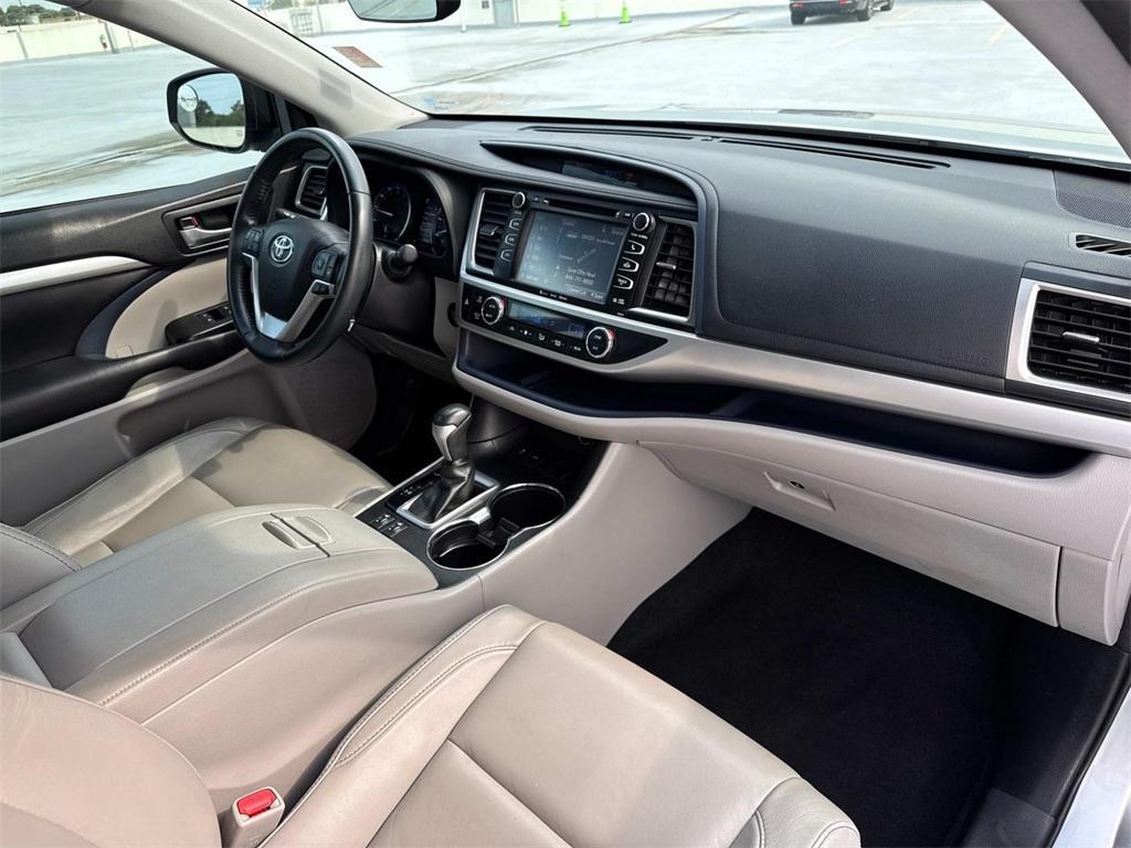 used 2018 Toyota Highlander car, priced at $26,995
