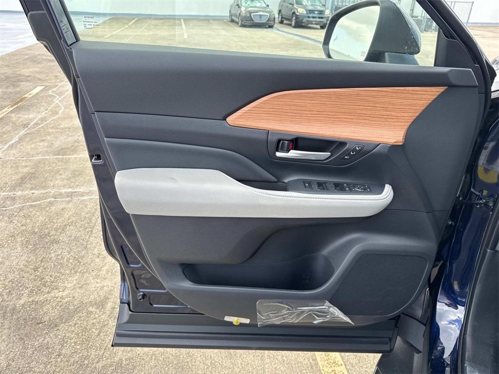 new 2025 Toyota Grand Highlander car, priced at $57,338