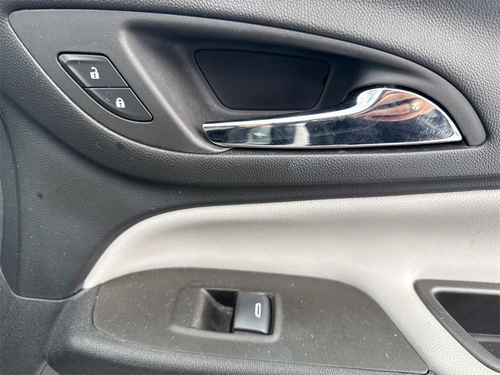 used 2023 Chevrolet Equinox car, priced at $22,995