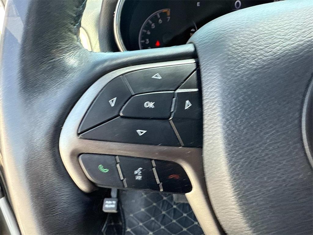 used 2020 Jeep Grand Cherokee car, priced at $23,395