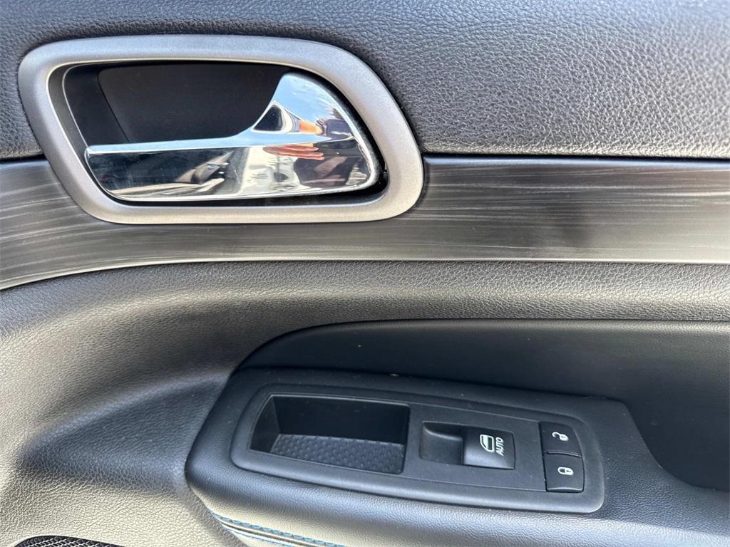 used 2020 Jeep Grand Cherokee car, priced at $23,395