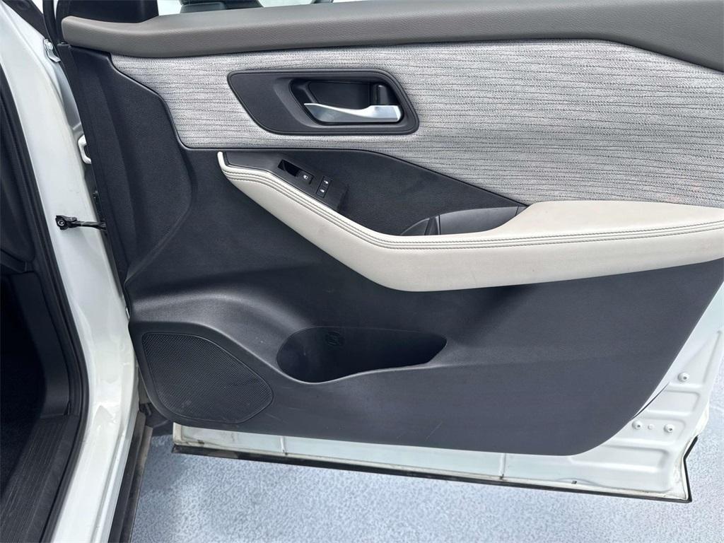 used 2023 Nissan Rogue car, priced at $23,401