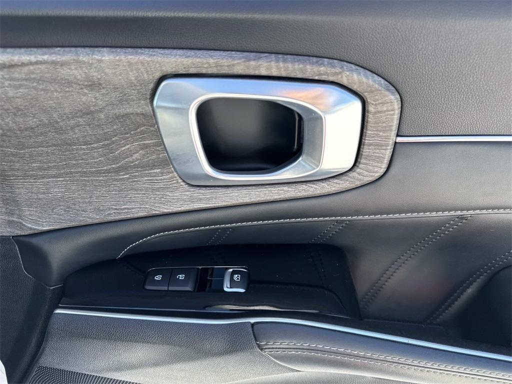 used 2022 Kia Sorento car, priced at $28,995