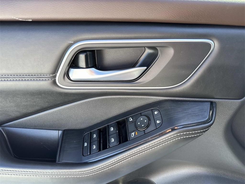 used 2021 Nissan Rogue car, priced at $22,363