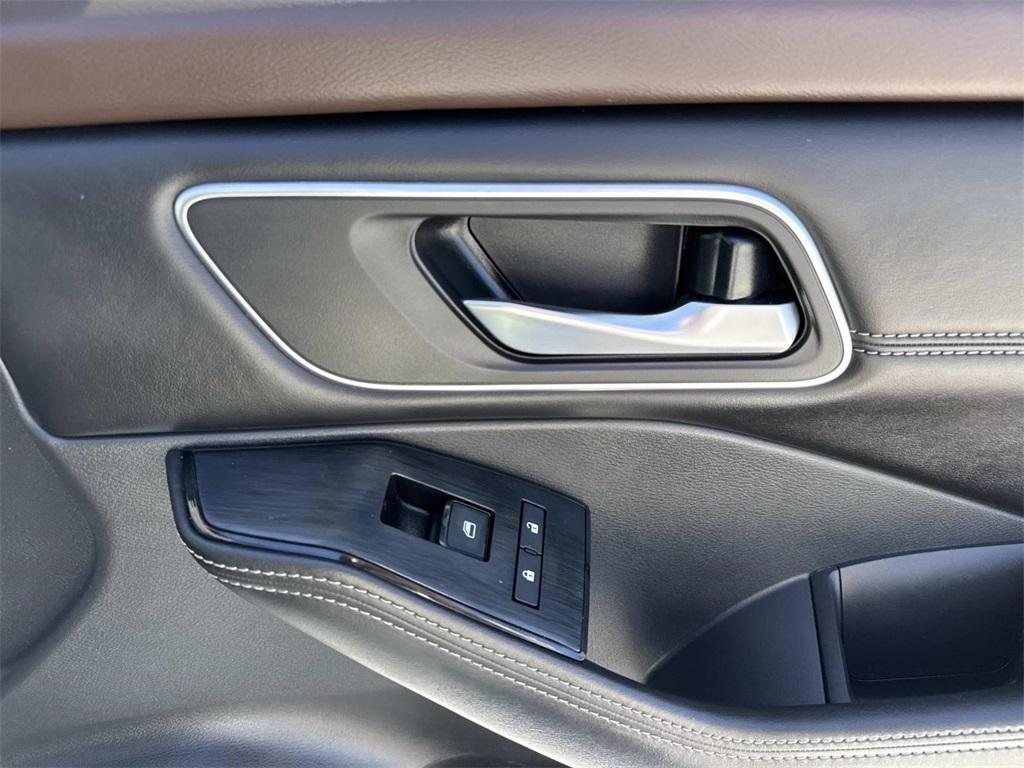 used 2021 Nissan Rogue car, priced at $22,363