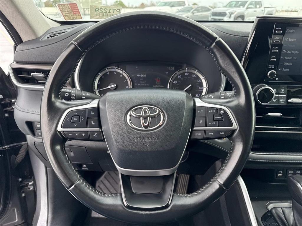 used 2022 Toyota Highlander car, priced at $32,885