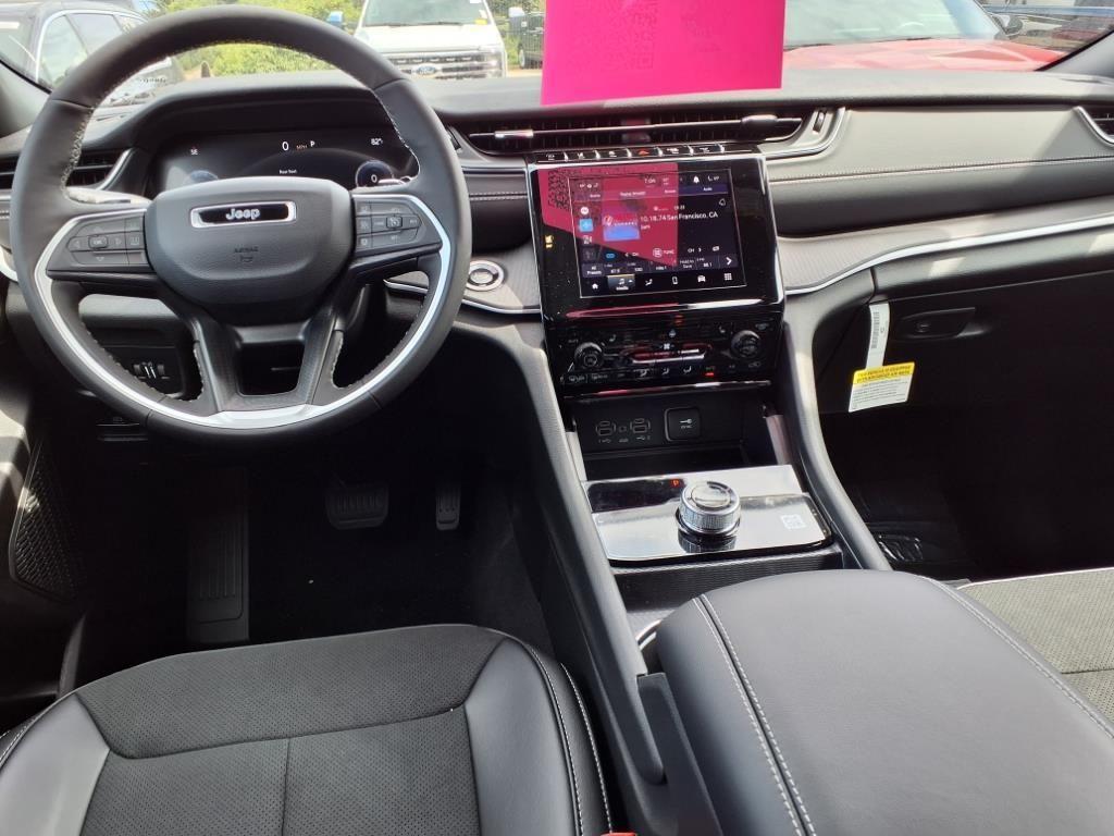 new 2025 Jeep Grand Cherokee car, priced at $43,228