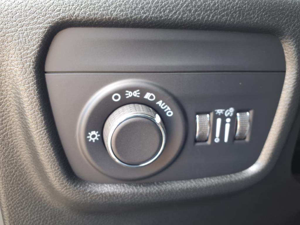 new 2025 Jeep Grand Cherokee car, priced at $43,228