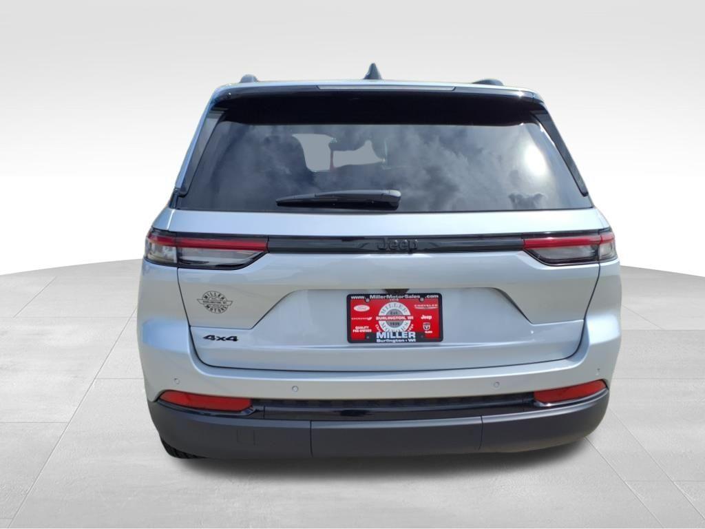 new 2025 Jeep Grand Cherokee car, priced at $43,228