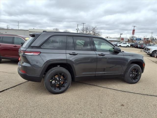 new 2025 Jeep Grand Cherokee car, priced at $46,279