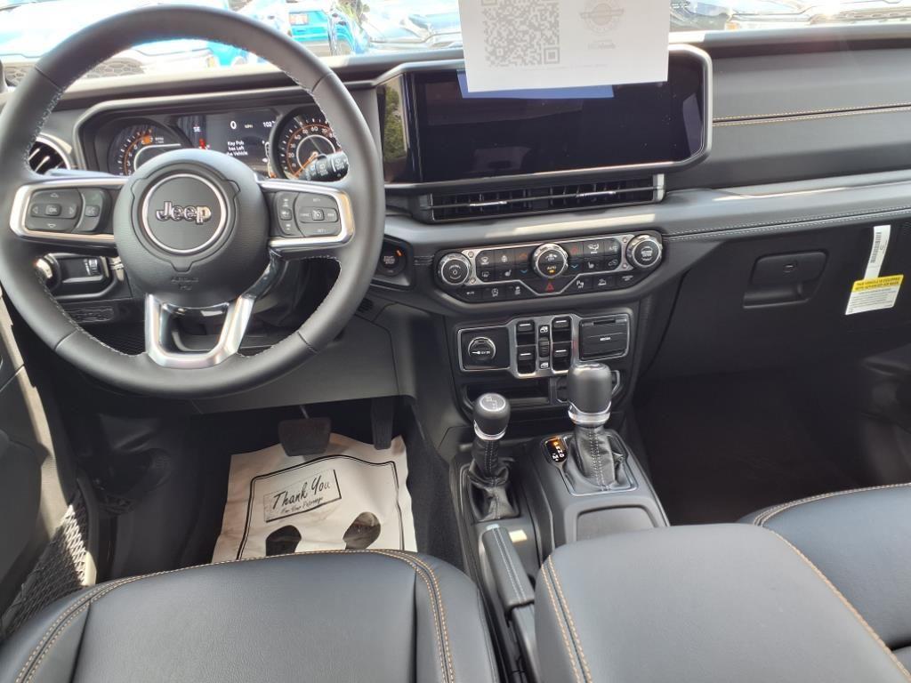 new 2025 Jeep Wrangler car, priced at $52,354