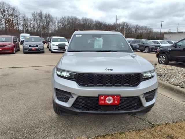 new 2025 Jeep Grand Cherokee car, priced at $45,383