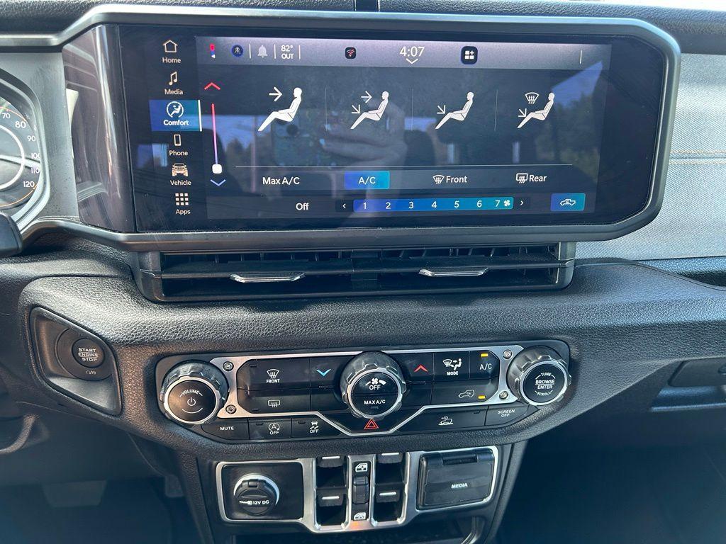 used 2024 Jeep Gladiator car, priced at $36,995
