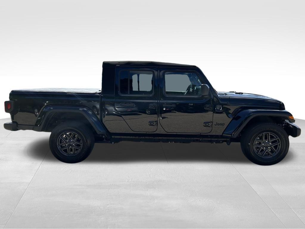 used 2024 Jeep Gladiator car, priced at $36,995
