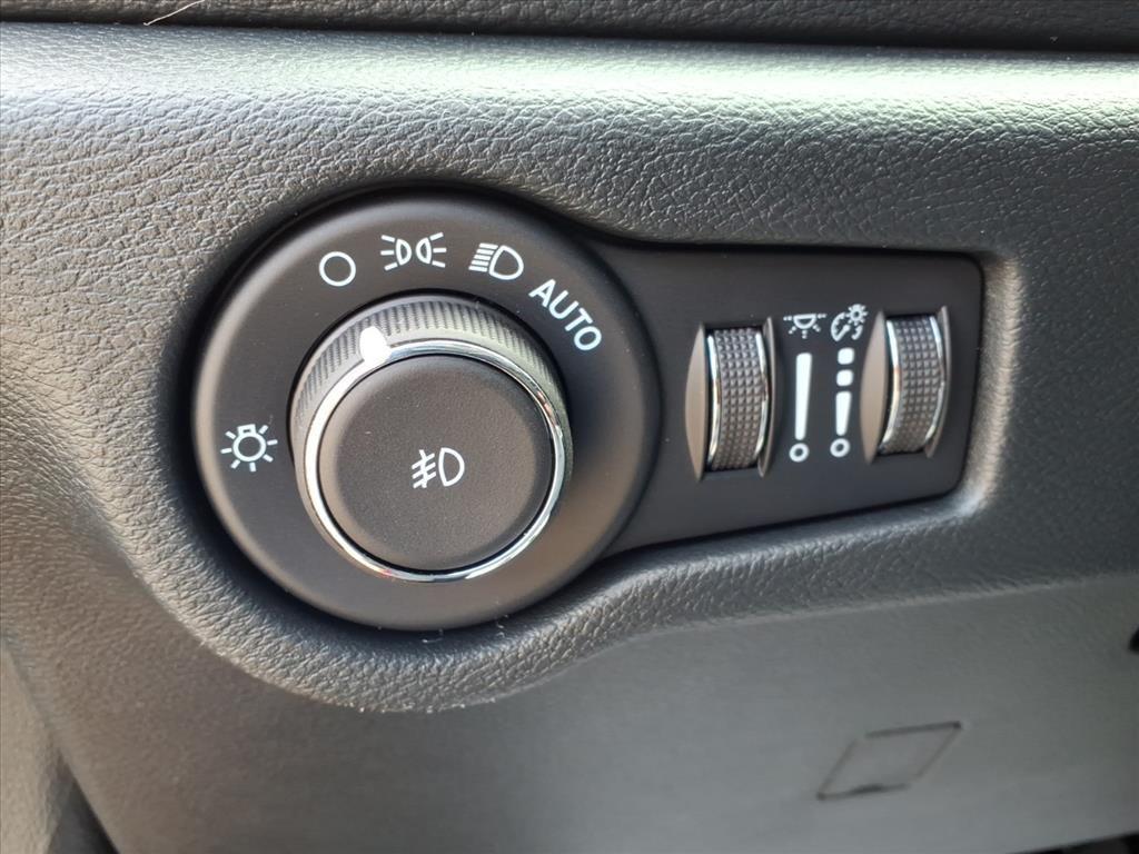 new 2026 Chrysler Pacifica car, priced at $39,785