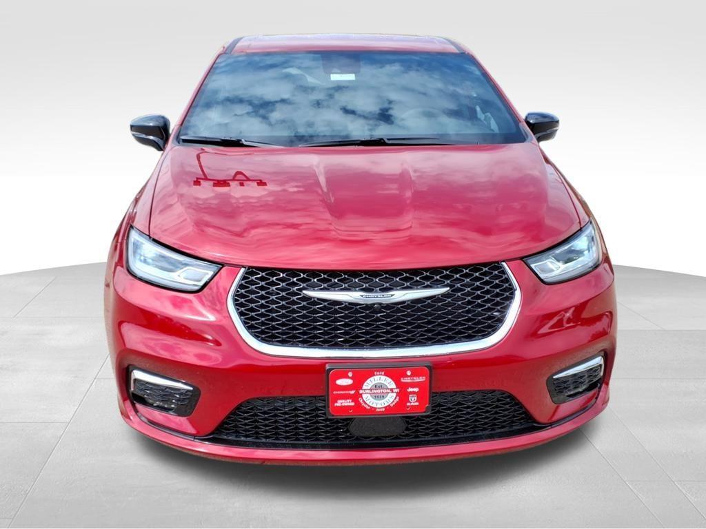 new 2026 Chrysler Pacifica car, priced at $39,785