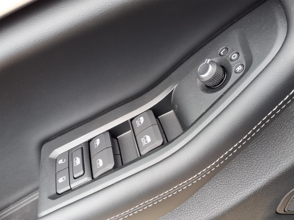 new 2025 Jeep Grand Cherokee car, priced at $49,701