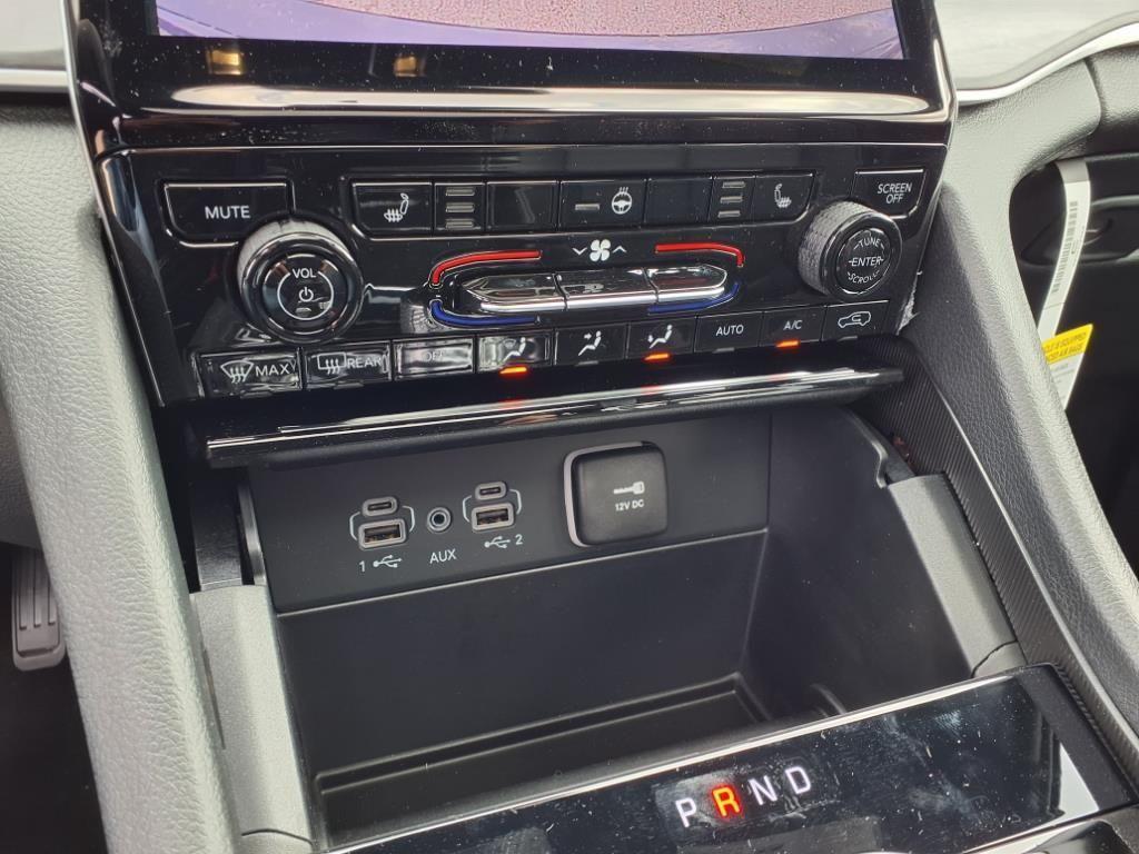 new 2025 Jeep Grand Cherokee car, priced at $49,701