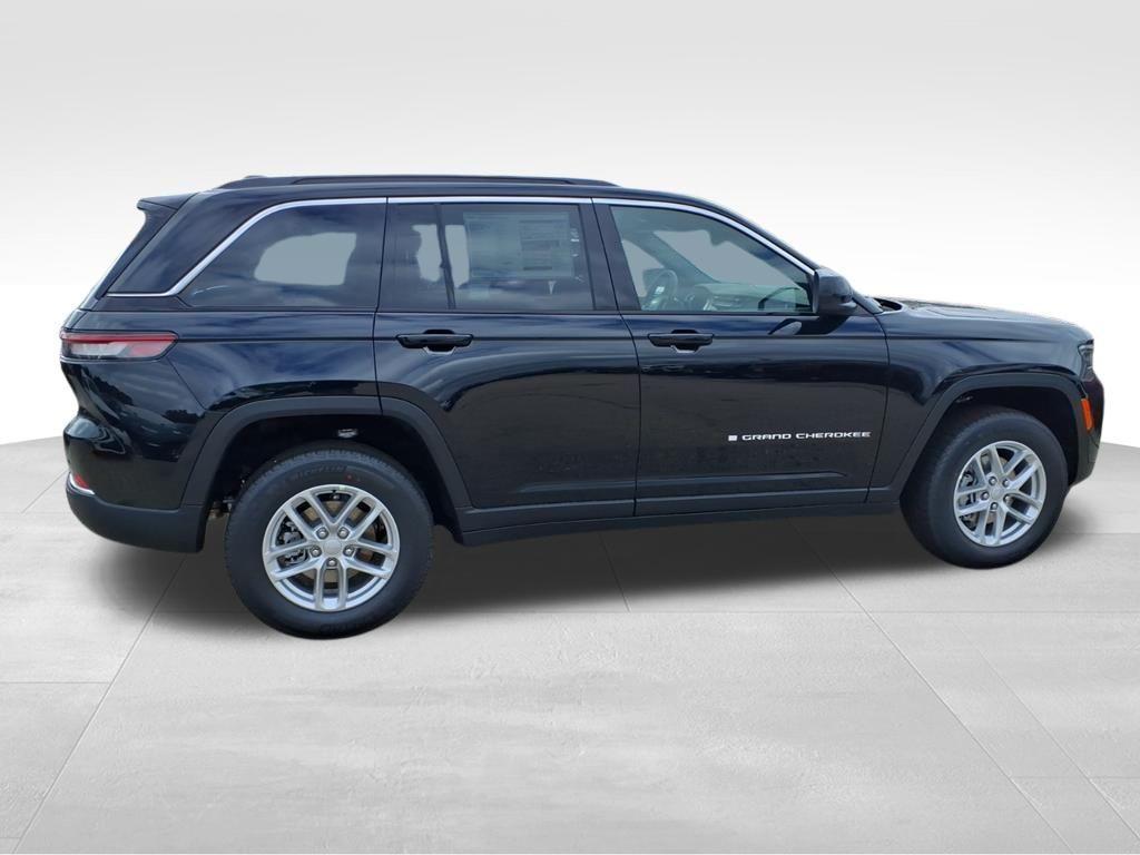 new 2025 Jeep Grand Cherokee car, priced at $39,255