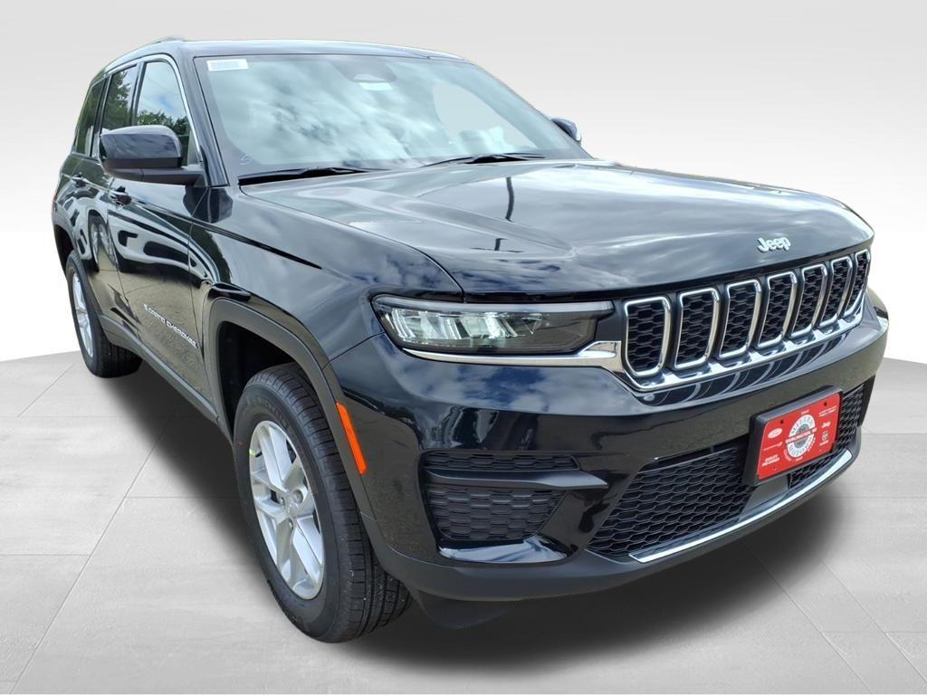 new 2025 Jeep Grand Cherokee car, priced at $39,255