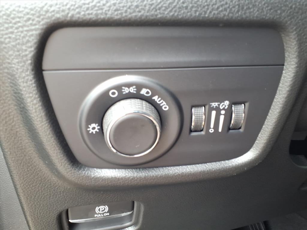 new 2025 Jeep Grand Cherokee car, priced at $39,255