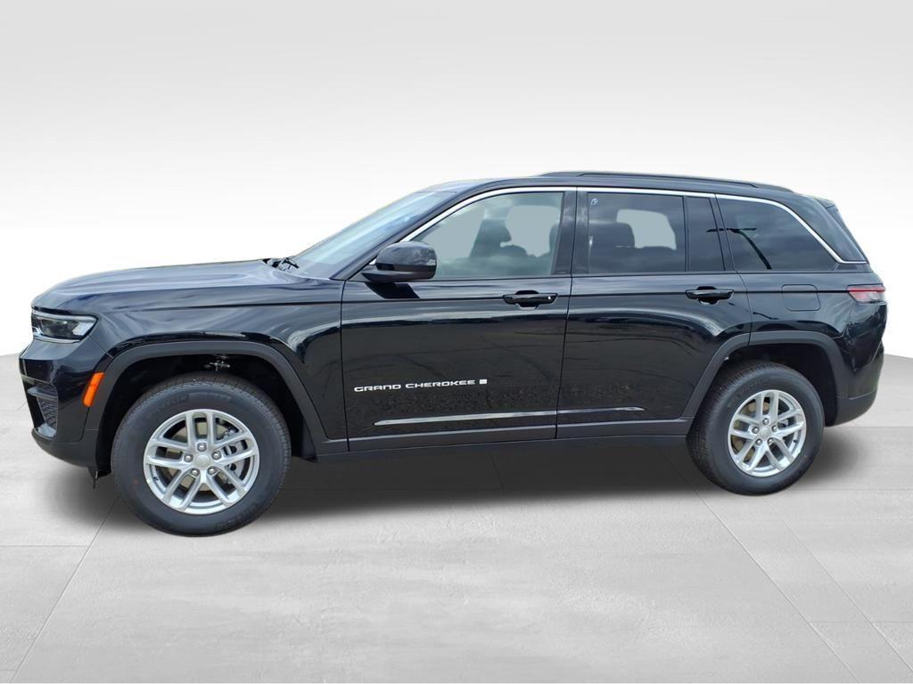 new 2025 Jeep Grand Cherokee car, priced at $39,255