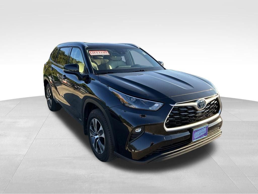 used 2022 Toyota Highlander Hybrid car, priced at $35,950