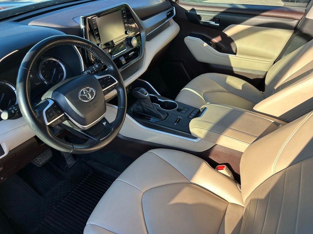 used 2022 Toyota Highlander Hybrid car, priced at $35,950