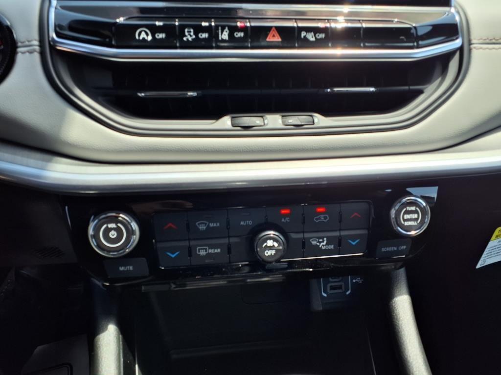new 2025 Jeep Compass car, priced at $33,962